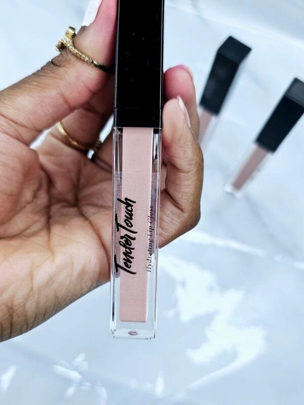 nude longlasting lip gloss